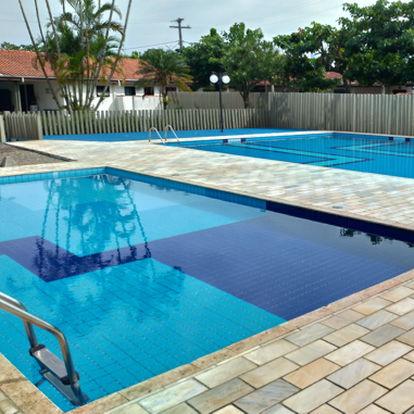 Piscinas adulto e infantil